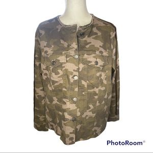 Skinny girl collarless fray camo denim jacket